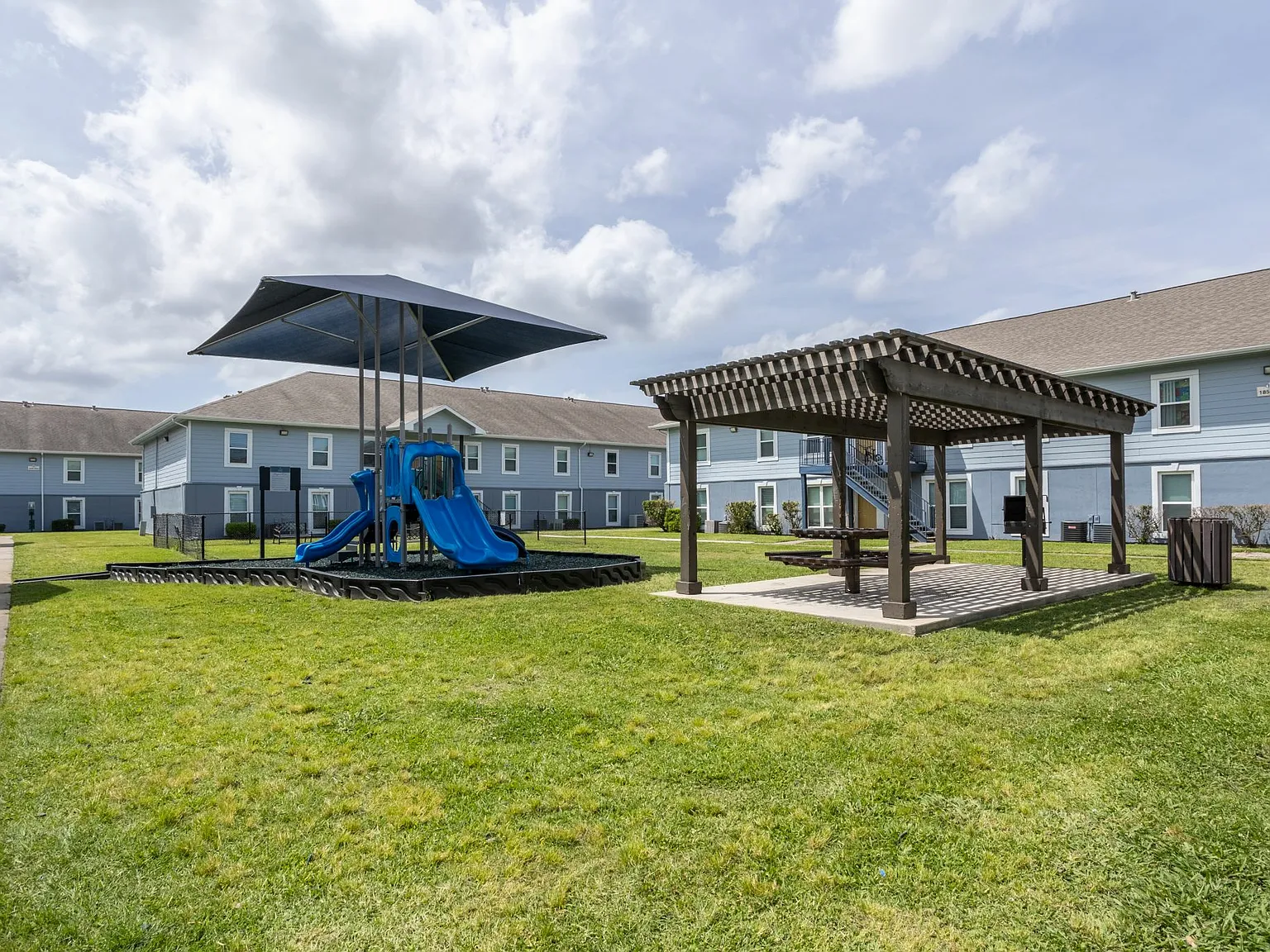 Vista Azul Apartments — Photo 4