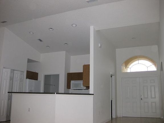 2nd image of 4250 SW Callicoe St