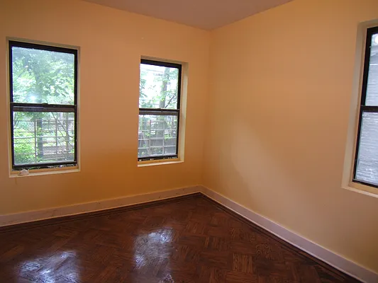 Rented by Joel Weisz, LREB | media 5