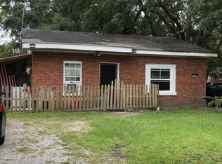 3910 Snook Ave, Pascagoula, MS 39581