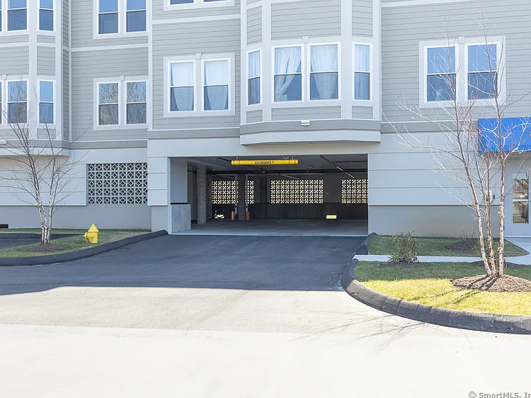 300 Harbour Close #B-34 — Photo 2