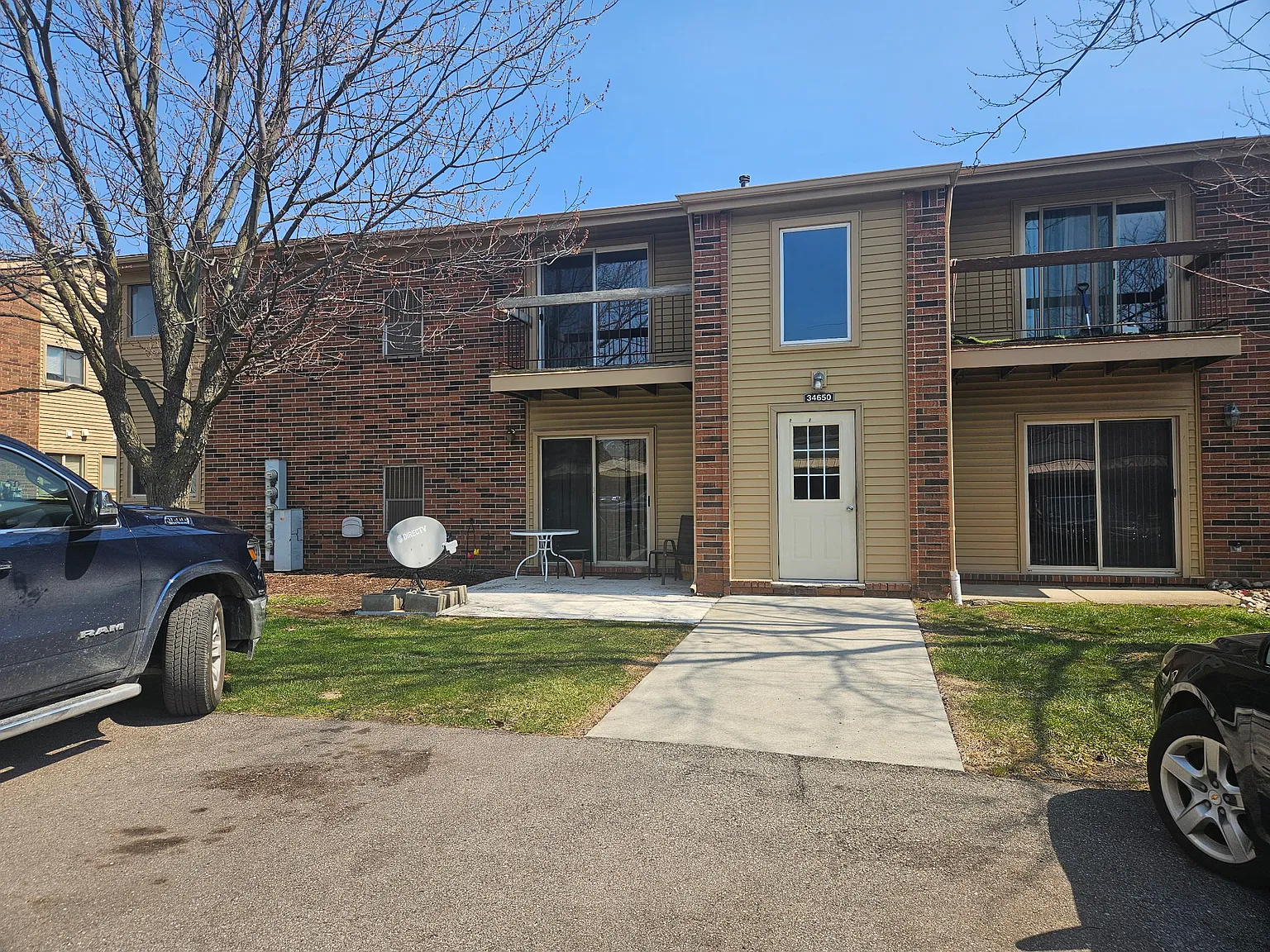 2 bed, 808 sqft, $1,400 — Photo 1