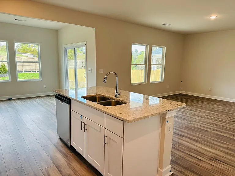 143 Longleaf Ln — Photo 4