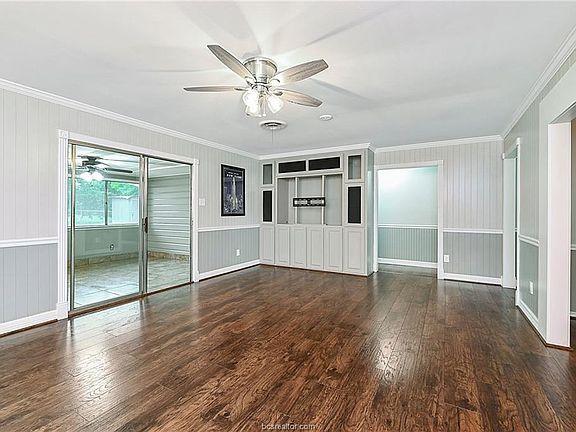 4th image of 904 Dellwood St