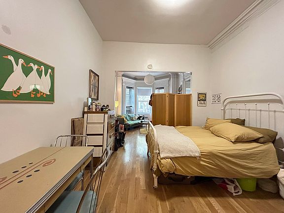 5th image of 867 Park Pl APT 2A