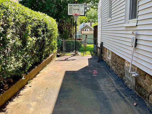 3rd image of 428 Cottman Ave