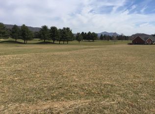 2712 Fairway Dr, Draper, VA 24324