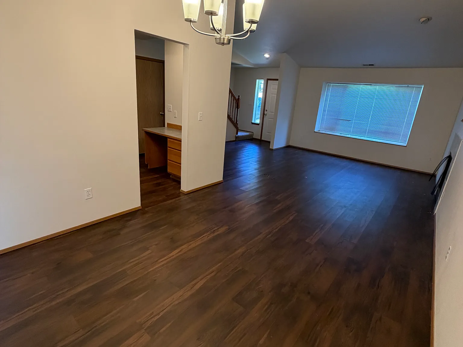 3 bed, 2.5 bath, 1422 sqft, $2,695 — Photo 4