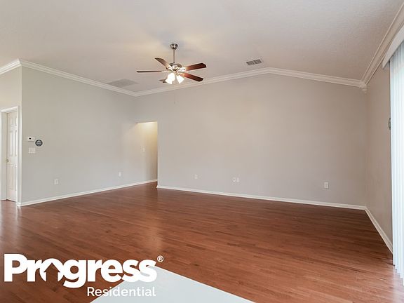 3rd image of 2992 Southbank Cir