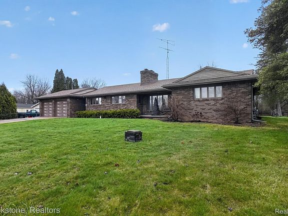 4th image of 11080 Lapeer Rd