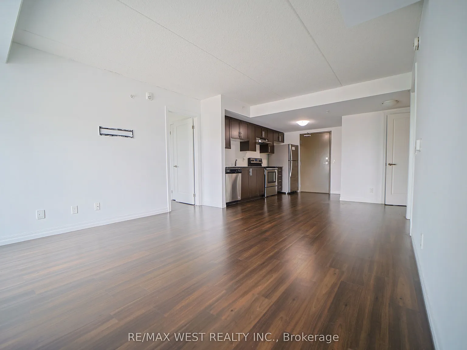 2 bed, $2,400 — Photo 3