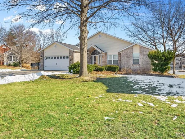 608 Sundance Trl, Troy, IL 62294