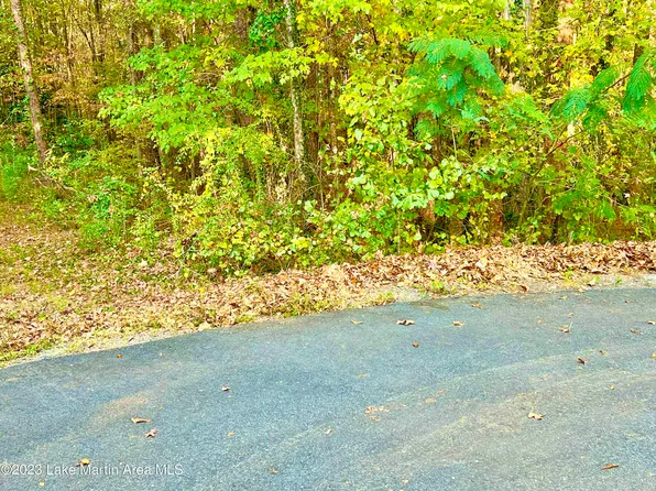 Charlotte Ln, Alexander City, AL 35010