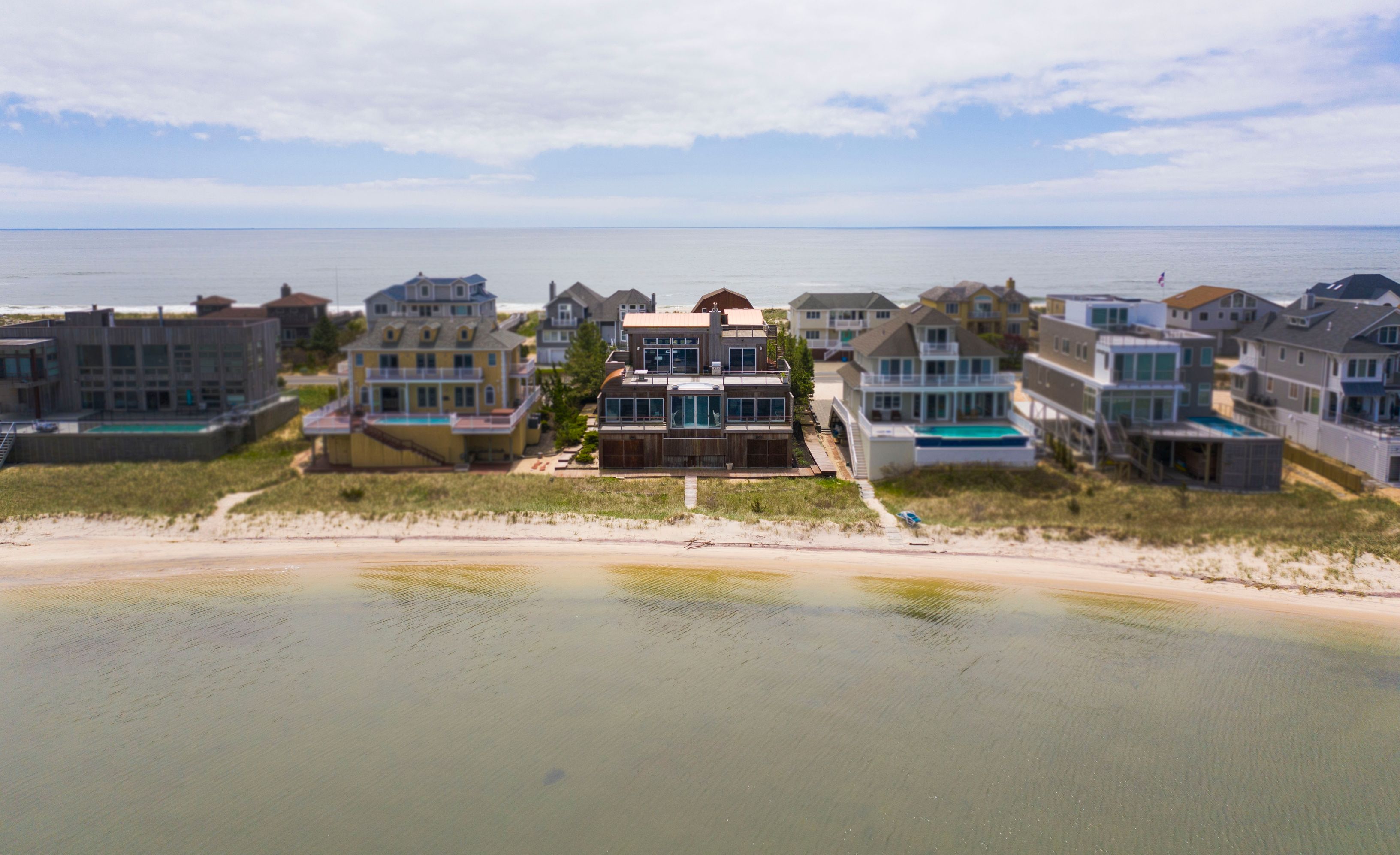 706 Dune Rd, Westhampton Beach, NY 11978 Out East