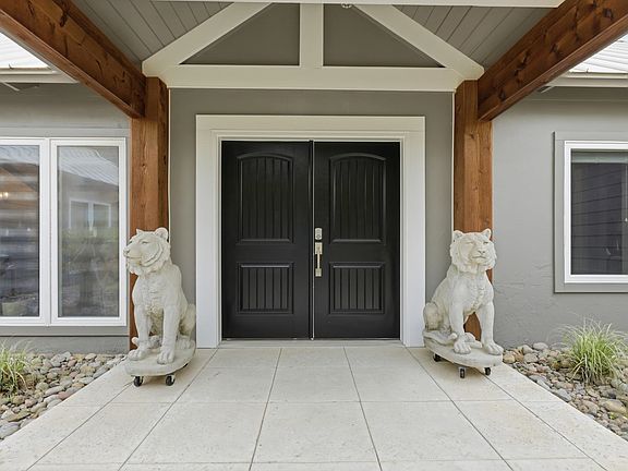 4th image of 7020 Bay Rd.
