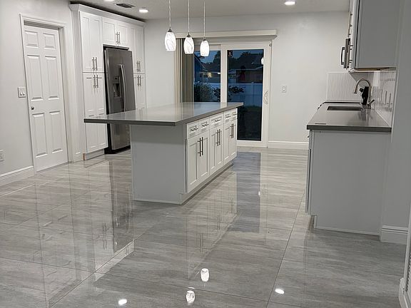3rd image of 129 Coral Bell Ct #1