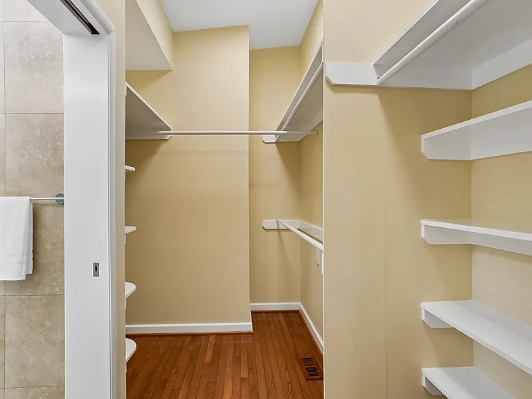 3301 Shirley Ln — Photo 23