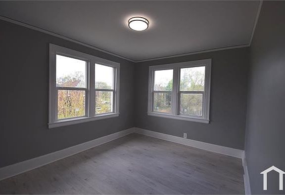 3rd image of 2340 Clements St APT 1