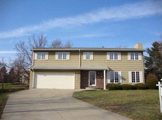 1546 Elmwood Dr, Pella, IA 50219