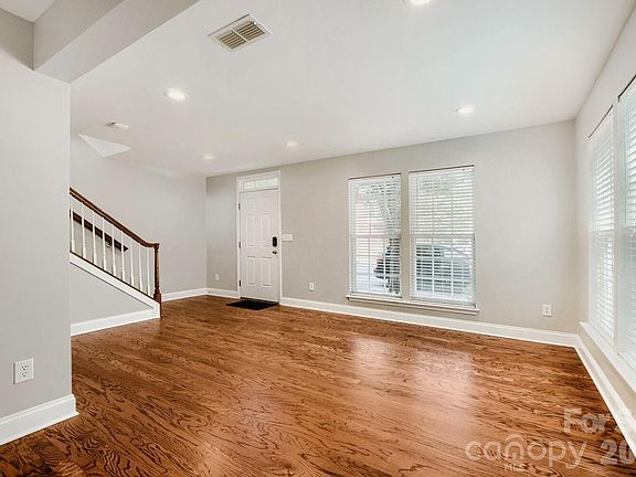 5th image of 11405 Destin Ln