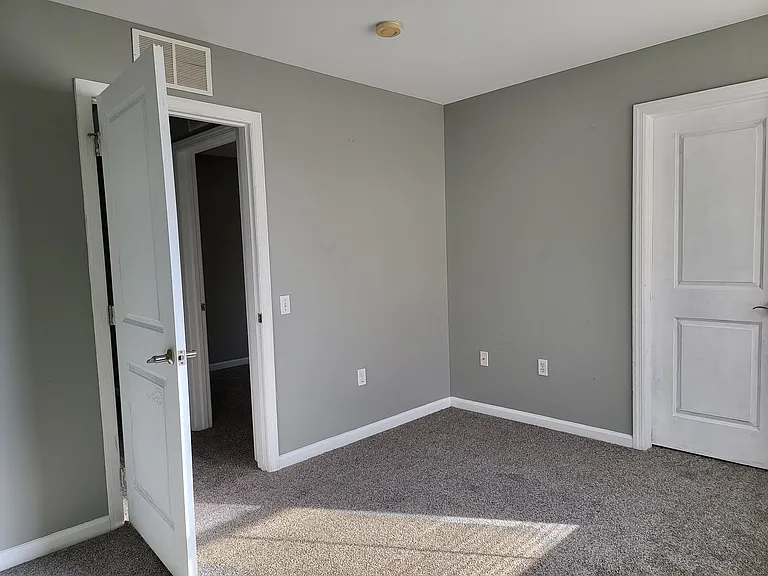 317 Wylie Ave — Photo 10