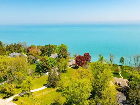 12460 North Lake Shore DRIVE, Mequon, WI 53092