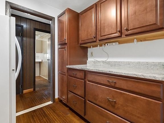 5th image of 8 Oran Cir