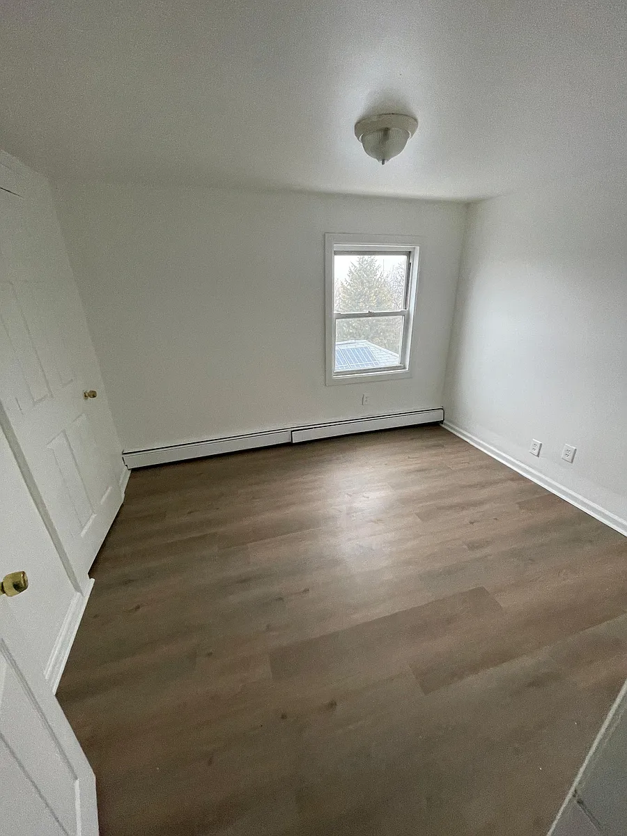 Building Photo - 308 Chadwick Ave #3A