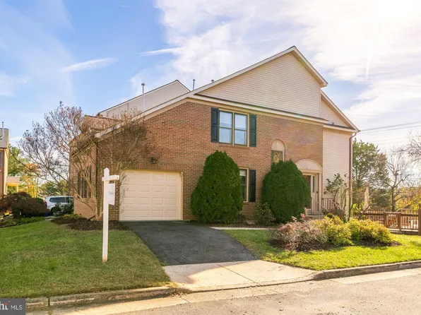 6545 Tartan Vista Dr, Alexandria, VA 22312