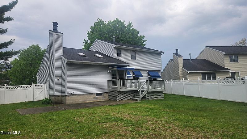 3rd image of 7 Berkshire Drive