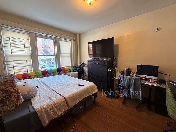 2nd image of 64 Woodstock Ave APT 9
