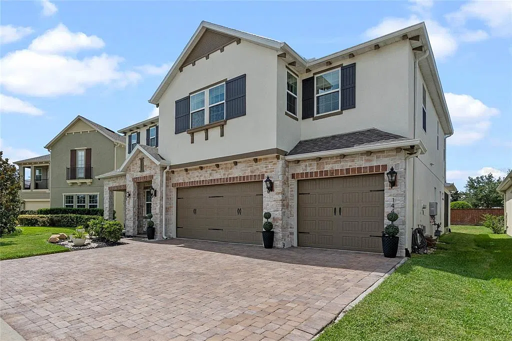 5 bed, 4.0 bath, 4436 sqft, $6,000 — Photo 2