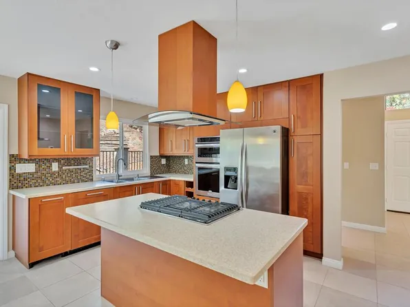 2626 Illion St, San Diego, CA 92110