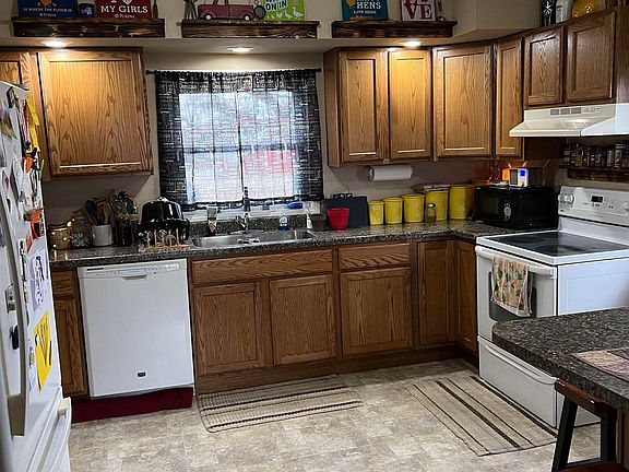 2nd image of 17171 Royal Ave