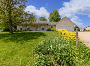 110 Kennedy Ct, Hopedale, IL