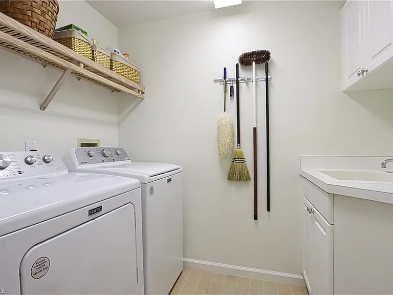 60 Seagate Dr #704 — Photo 25