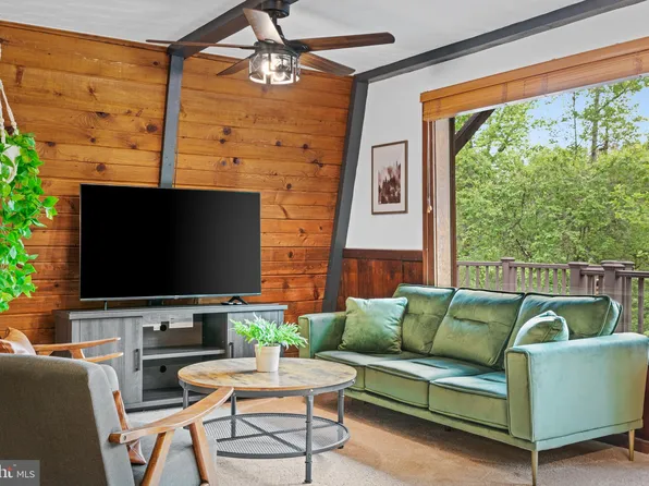 307 Cc Rd, Hood, VA 22723