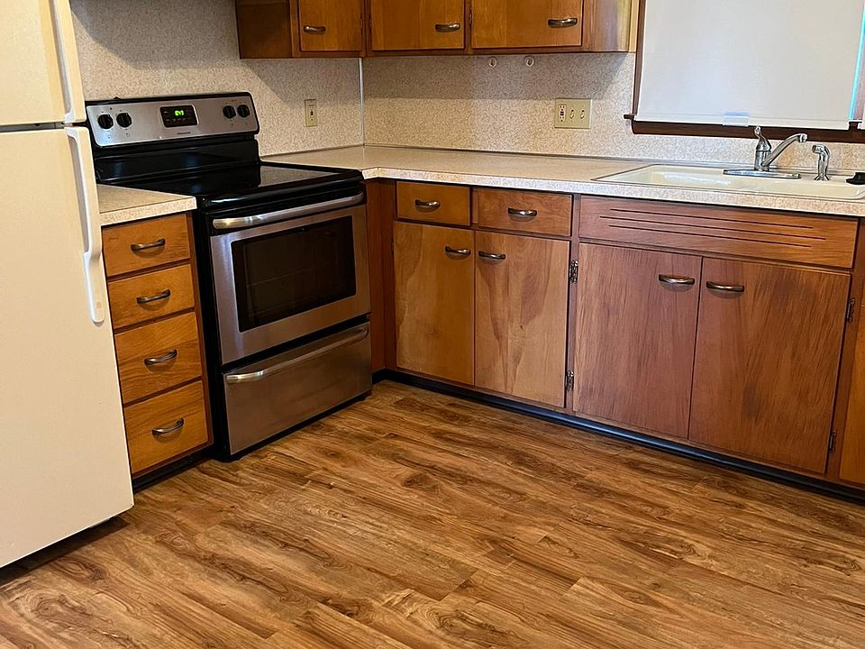 2nd image of 100 Raine St #100