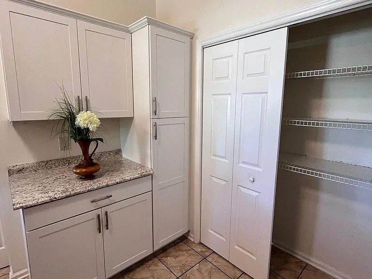 2753 Joyce Ct — Photo 12