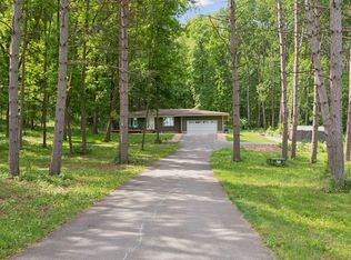 303 S Cove Rd, Hudson, WI 54016