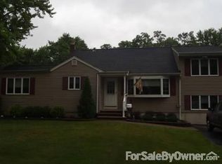 7 Kenneth Ter E, Middletown, NJ 07748