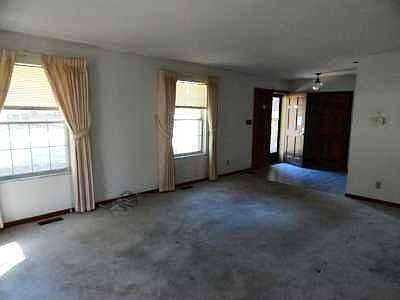 2nd image of 160 W Woodbury Dr