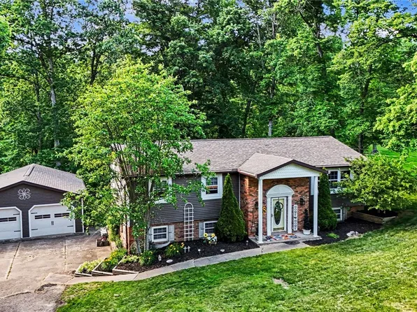 930 Ivy Dr, Zanesville, OH 43701