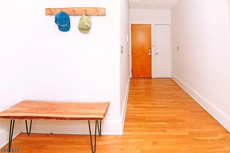 1 bed, 1.0 bath, $2,180 — Photo 4