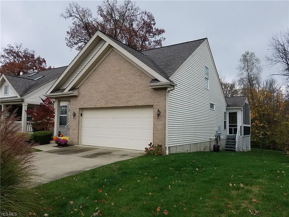 1st image of 1818 Southpointe Cir NE