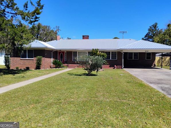 604 Fort King George Dr, Darien, GA 31305