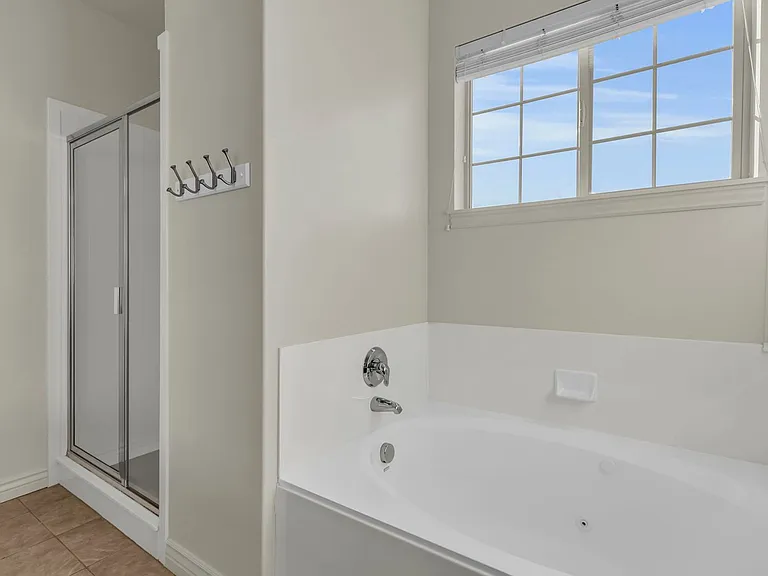 832 E Michie Ln — Photo 18
