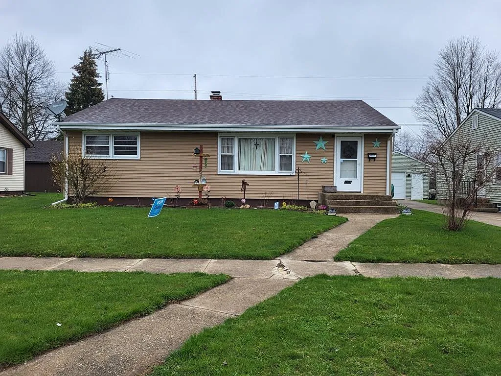 1003 Division St photo 1