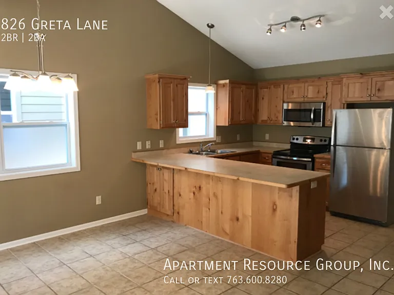 826 Greta Ln — Photo 7