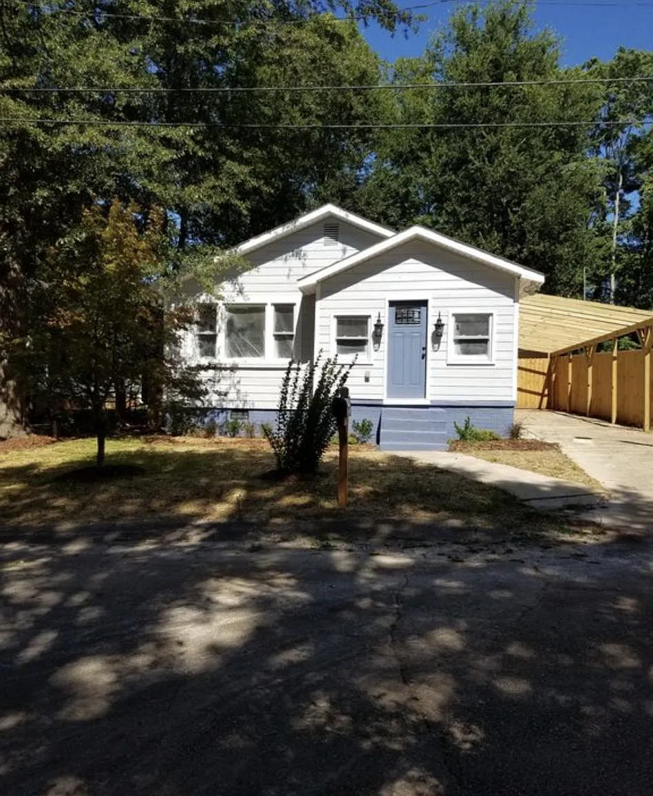 102 Odessa St — Photo 1